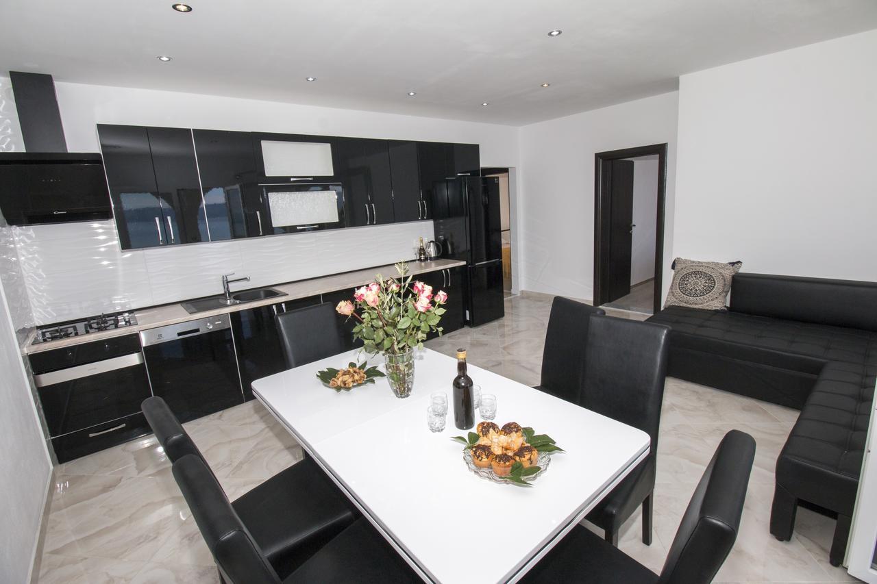 Apartman Horizont Apartment Omis Exterior photo